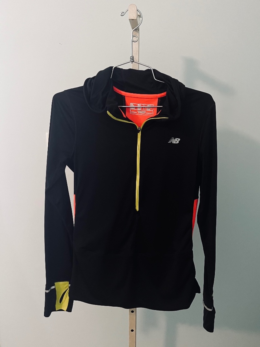 New Balance Women’s Performance Running Jacket Hoodie Black Neon Coral – Small